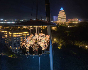 Dinner in the sky
