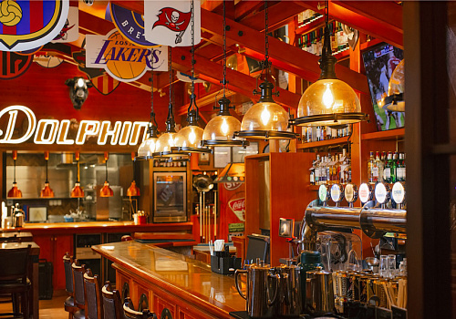 Dolphin Sports Bar & Grill (Dadonghai)