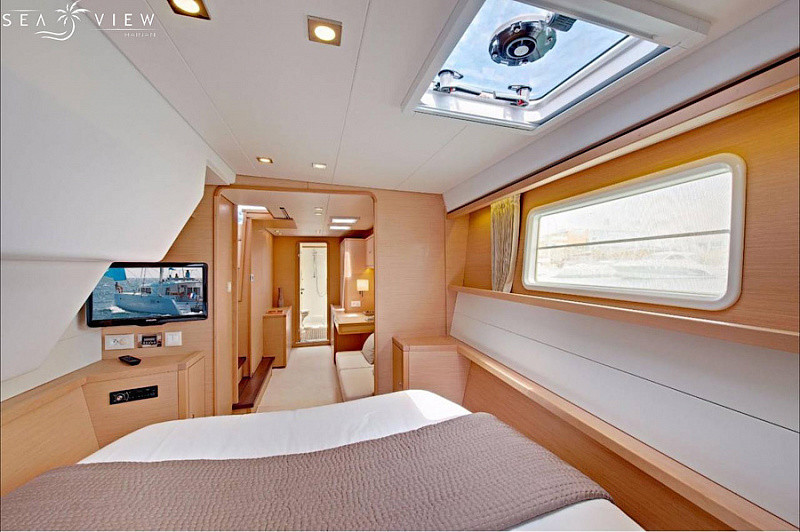 Twin sailing yacht