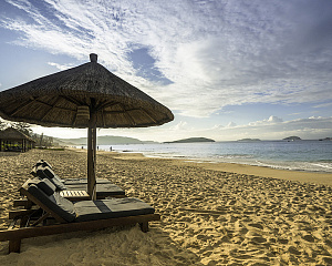 Yalong bay (Yalong wan)