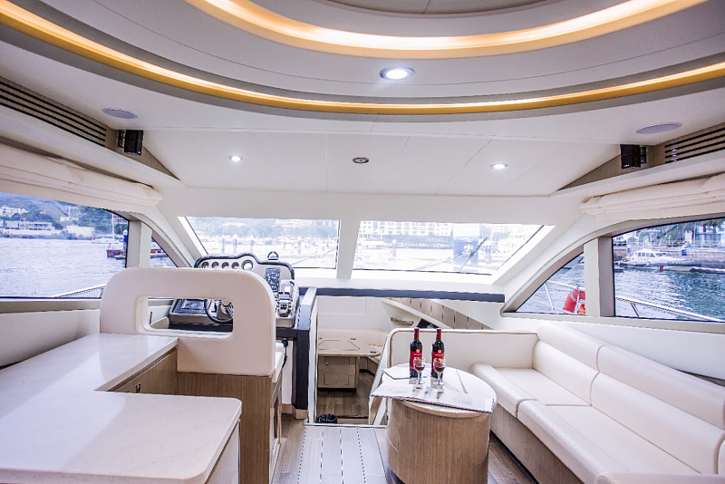 Yacht 68ft