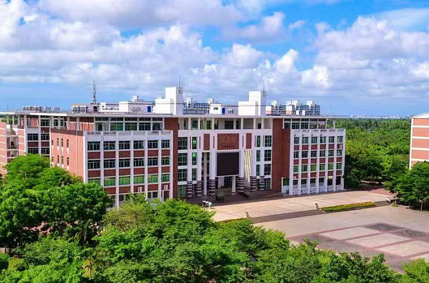 Hainan Summer Language Camp – where vacation transforms into growth.